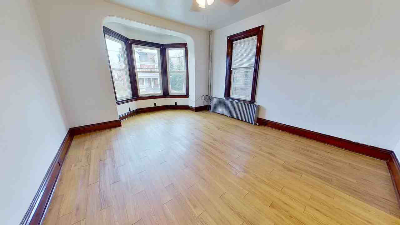 1315 N George St - Photo 5 of 12