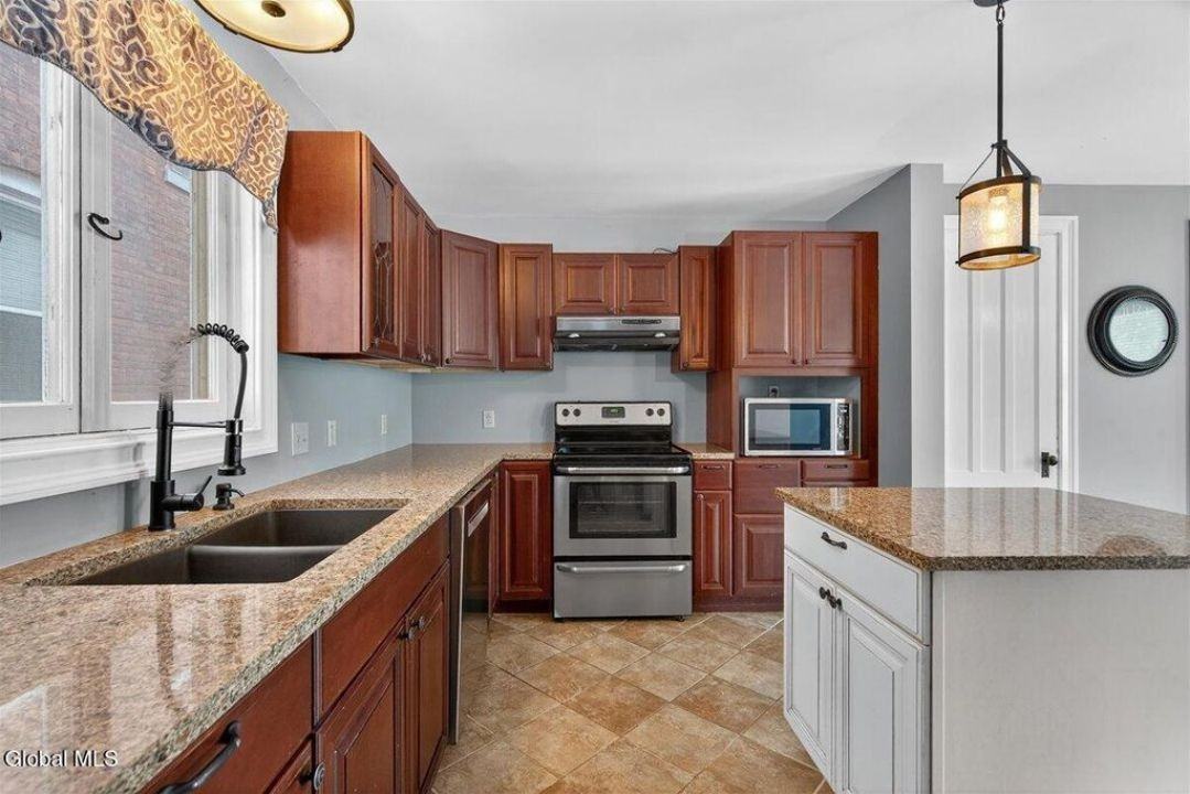 211 N 5th Ave - Photo 7 of 10