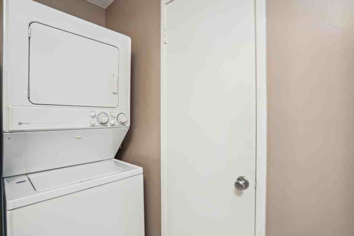 8370 Greensboro Dr ##518 - Photo 2 of 19