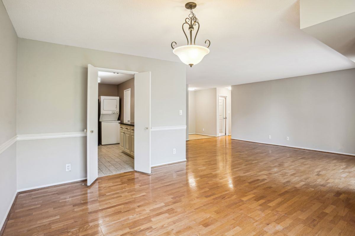 8370 Greensboro Dr ##518 - Photo 7 of 19