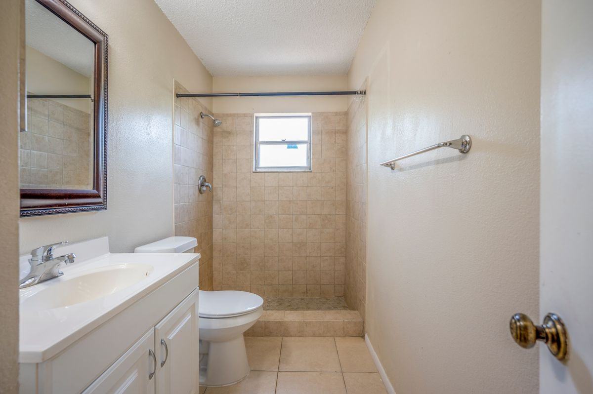 73 Harvard St - Photo 3 of 7