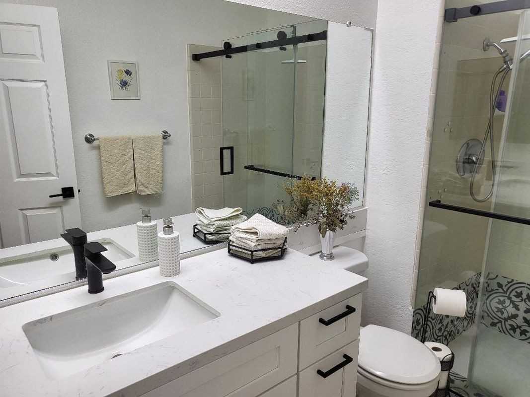 5420 Sylmar Ave - Photo 6 of 12