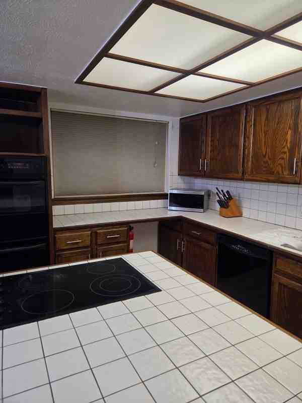 10722 W Berry Ave - Photo 3 of 20