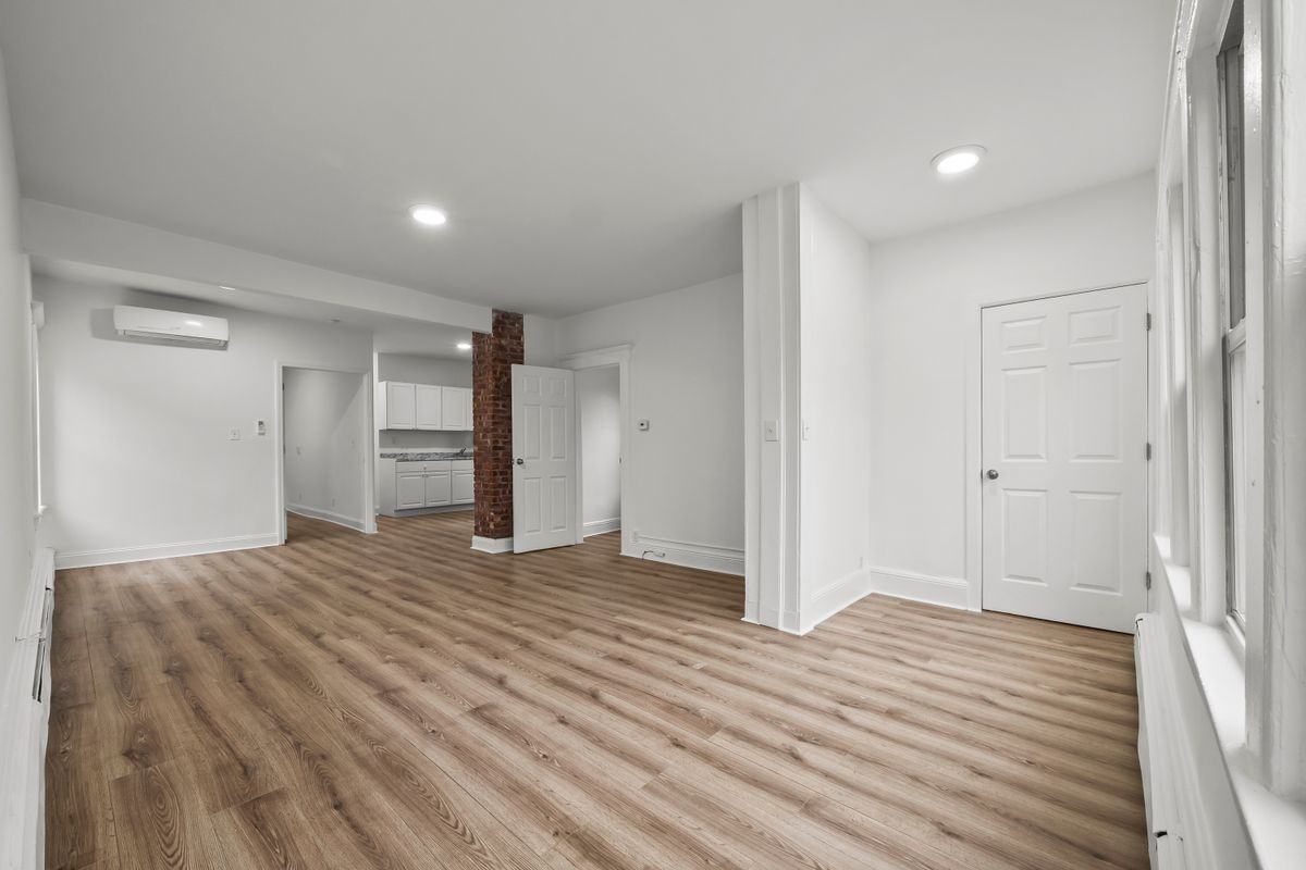 407 Clifton Blvd ##1 - Photo 2 of 17