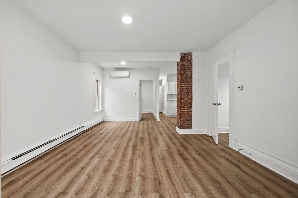 407 Clifton Blvd ##1 - Photo 3 of 17