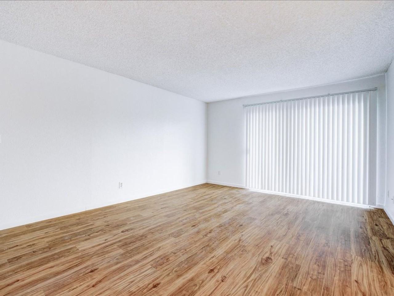 820 S Langley Ave #103 - Photo 7 of 21