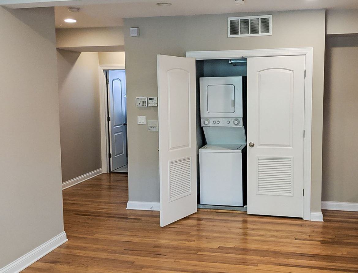 W Grace St & N Marshfield Ave - Photo 4 of 9