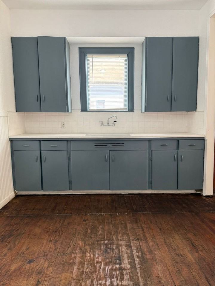 2210 18th St - Photo 7 of 13