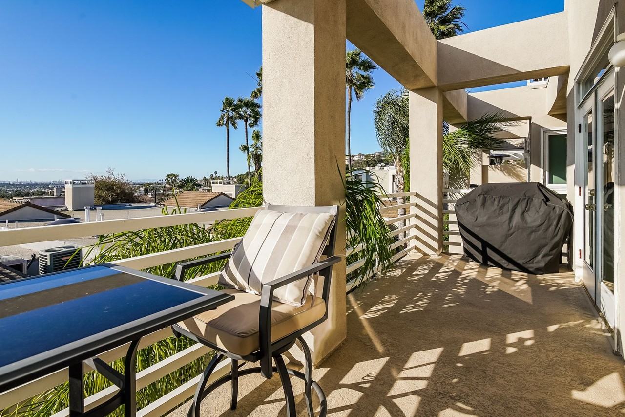 2604 E 20th St #303 - Photo 5 of 38