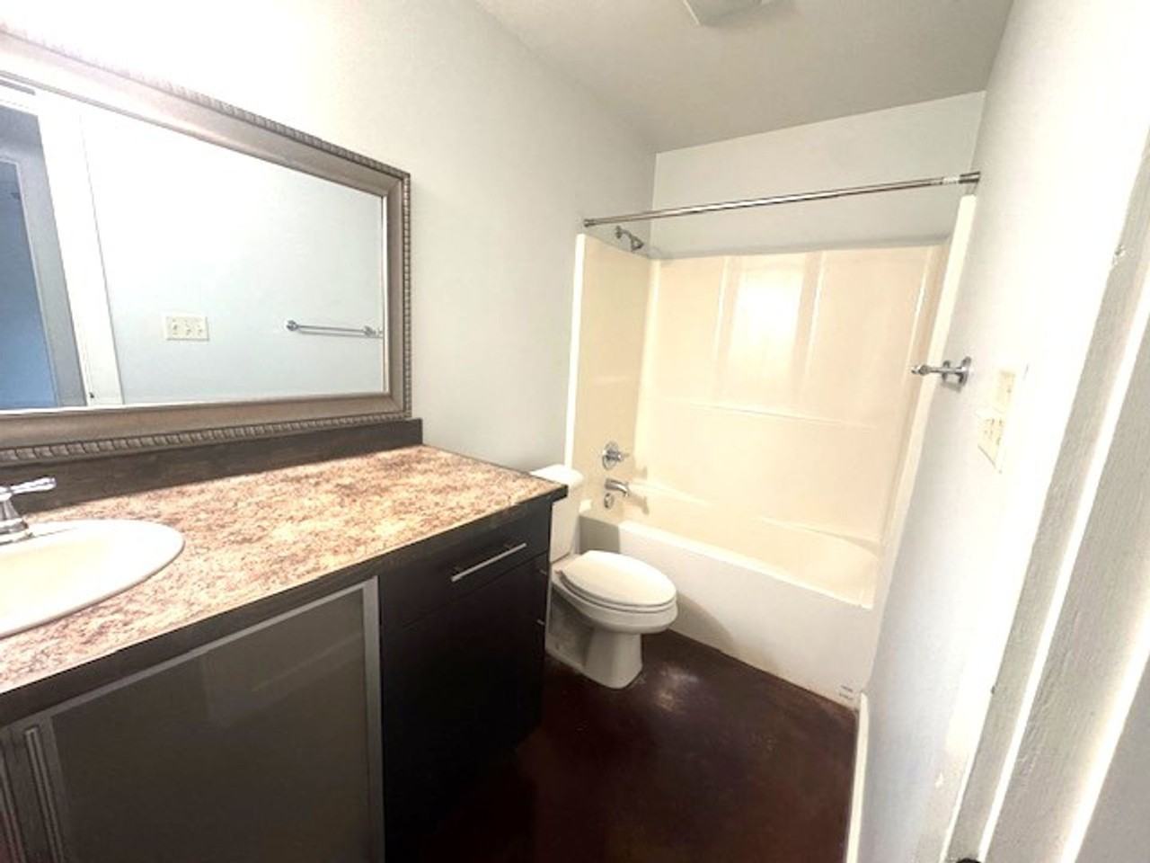 110 Se 2nd St #2 - Photo 6 of 15