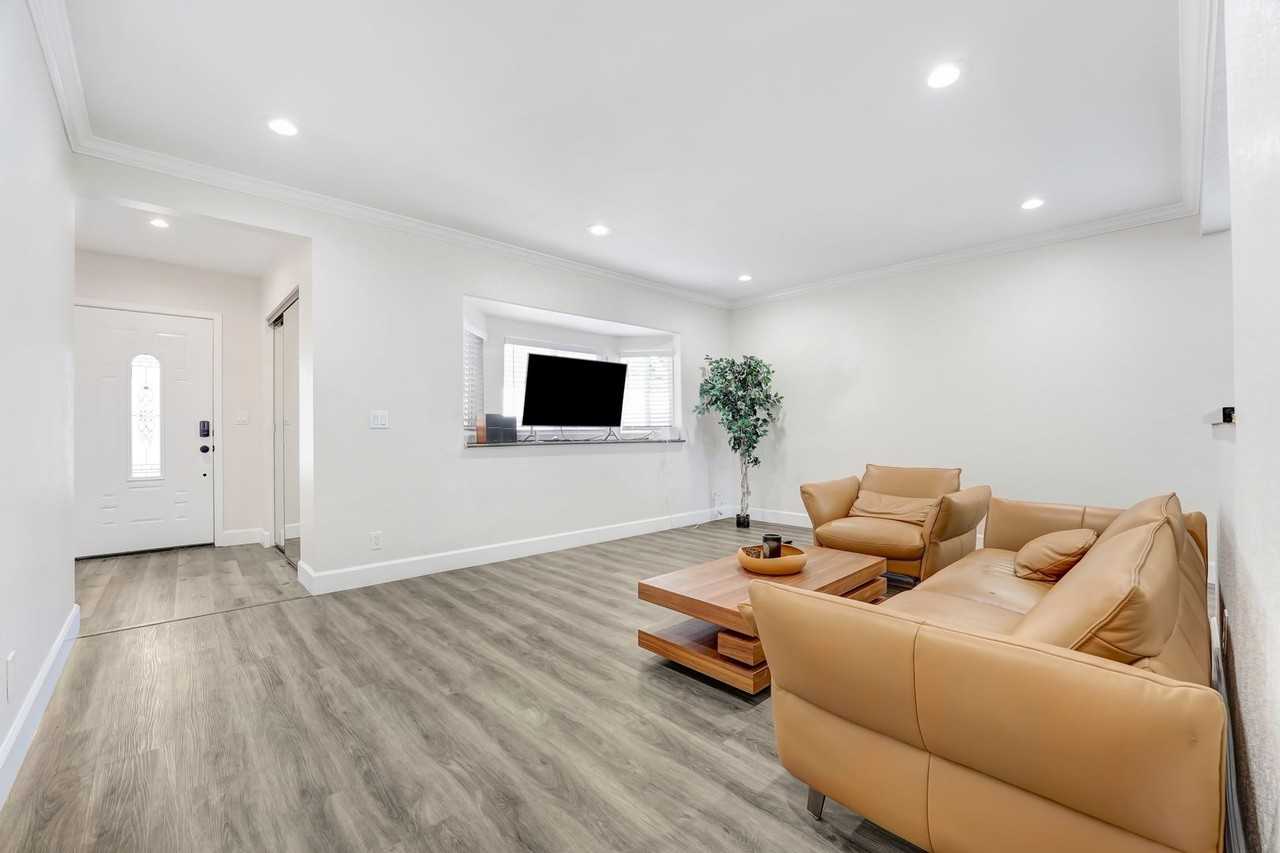 15122 Nurmi St - Photo 6 of 19