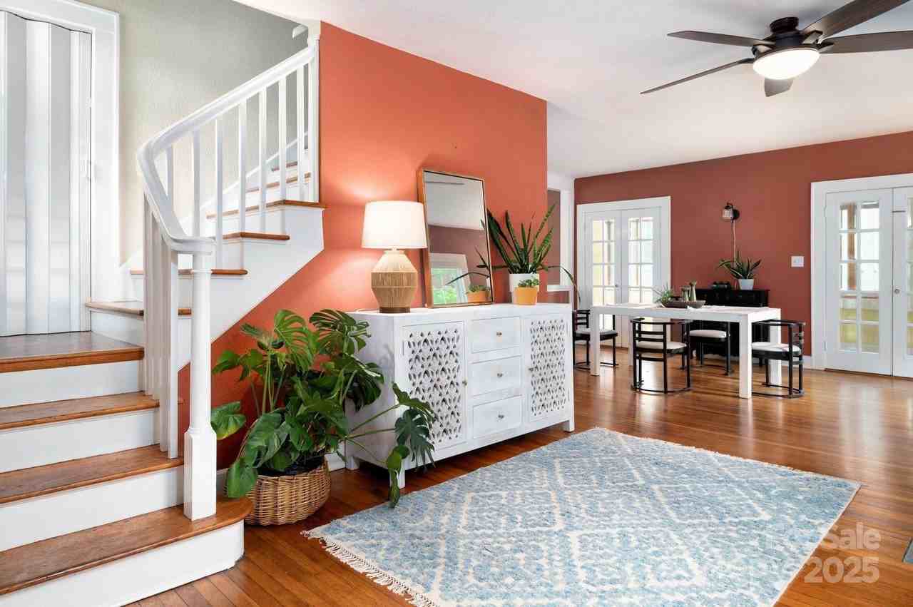 135 Tacoma Cir - Photo 3 of 28