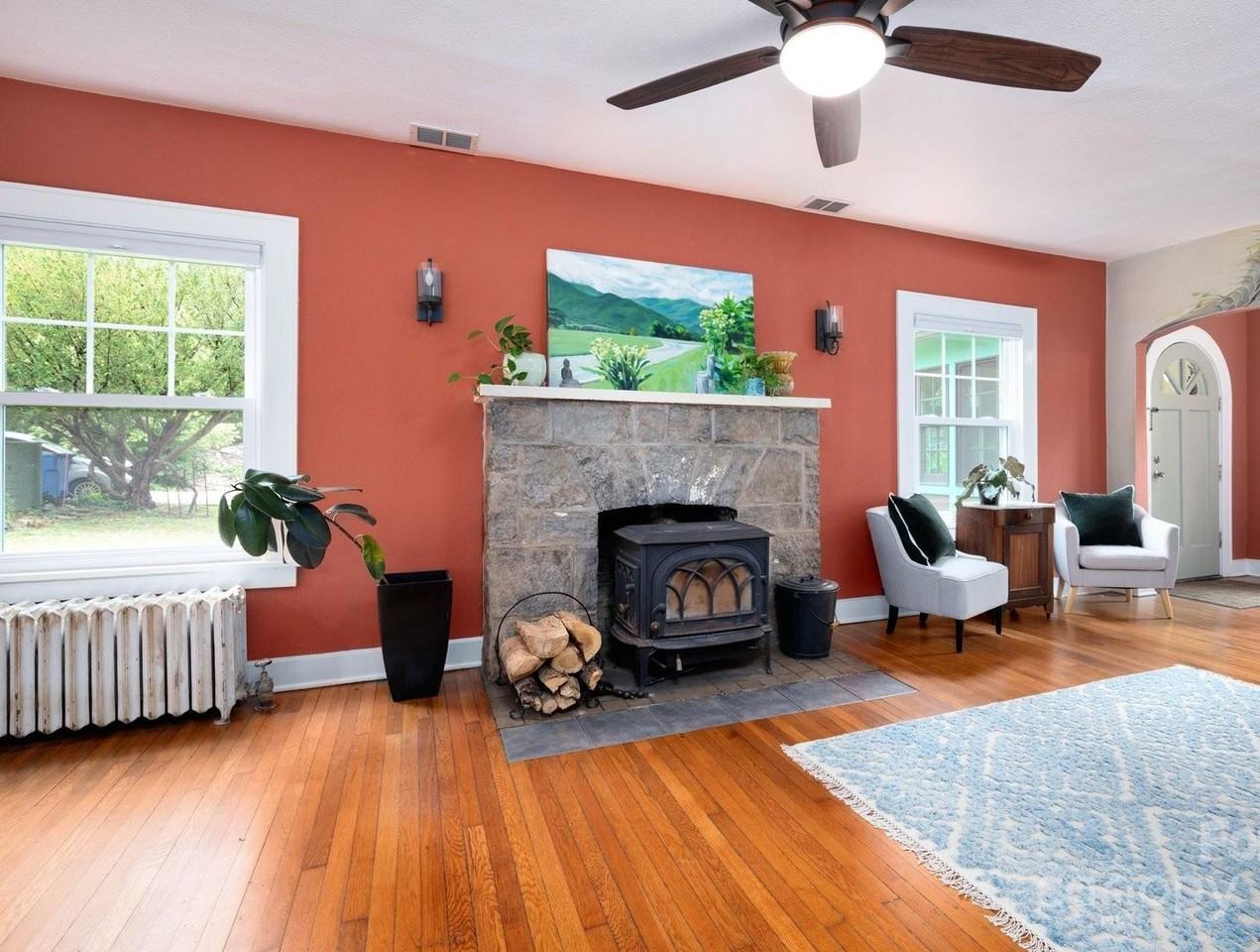 135 Tacoma Cir - Photo 4 of 28