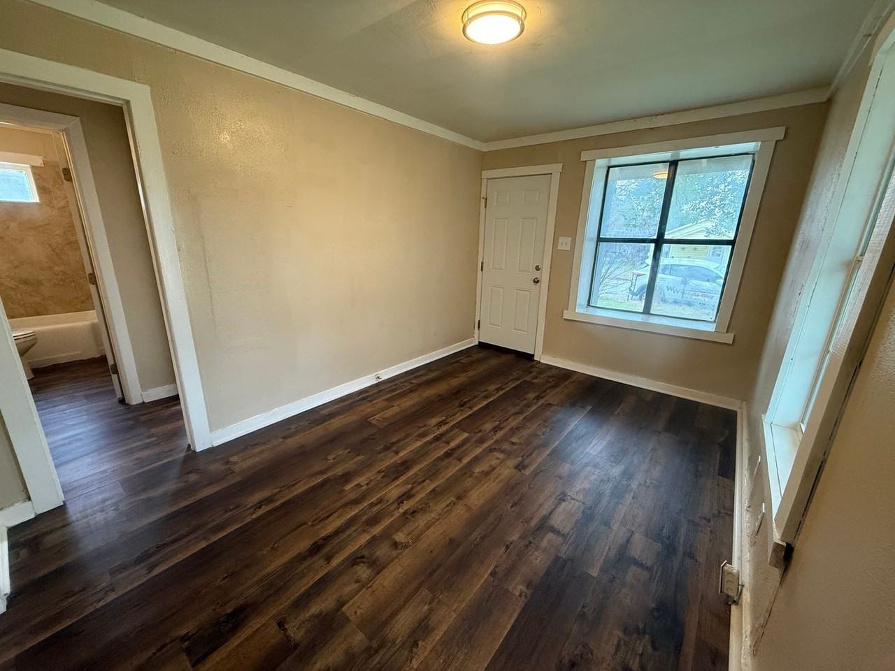 1220 S Francis St - Photo 2 of 15