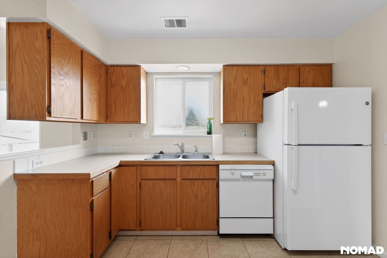 4448 Lake Mead Dr - Photo 5 of 18