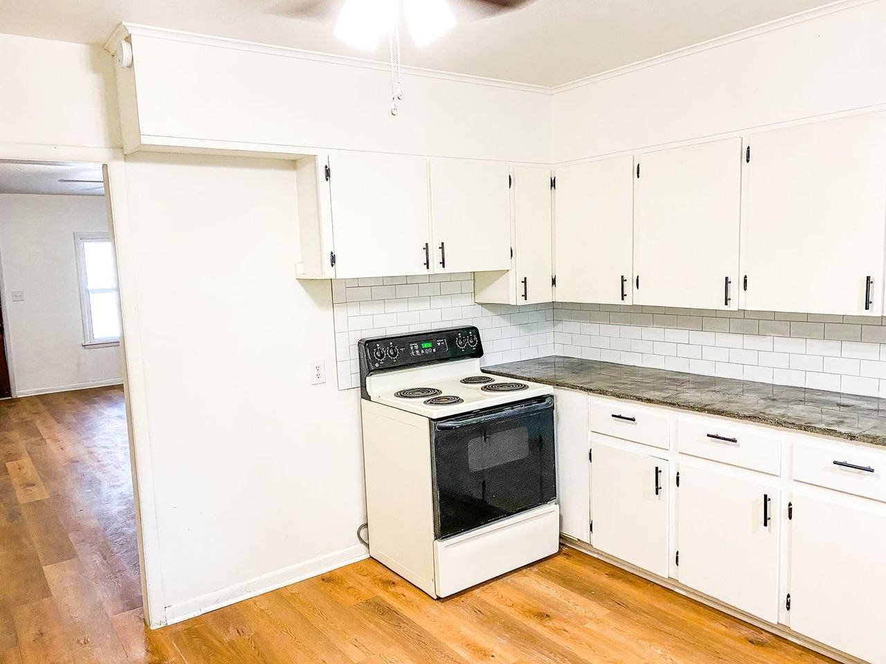 204 Santa Fe Ave - Photo 3 of 10