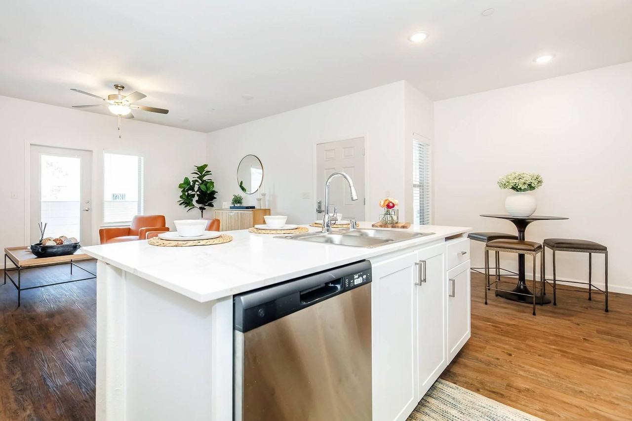 Broadstone Place - Photo 3 of 16