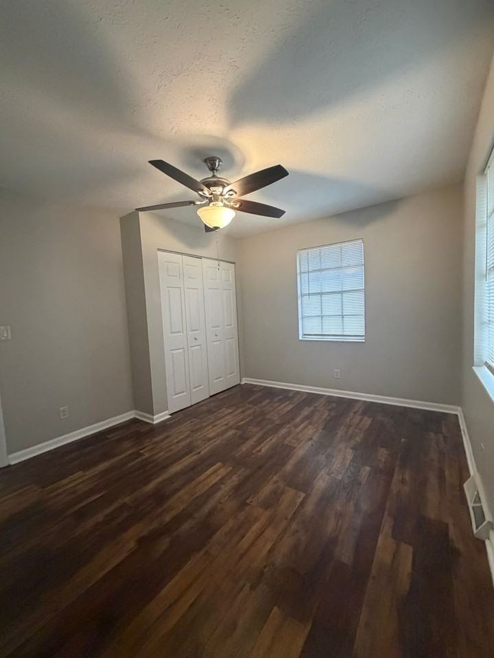 147 Meredith Ave - Photo 7 of 17