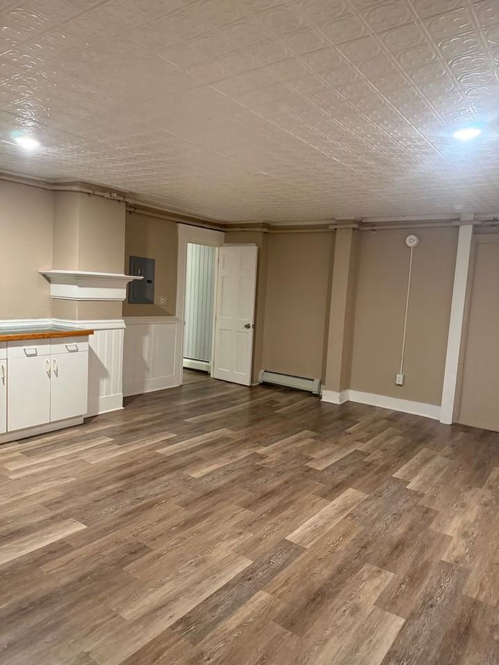 151 S Main St - Photo 4 of 13