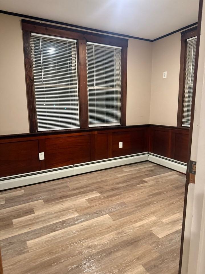 151 S Main St - Photo 7 of 13