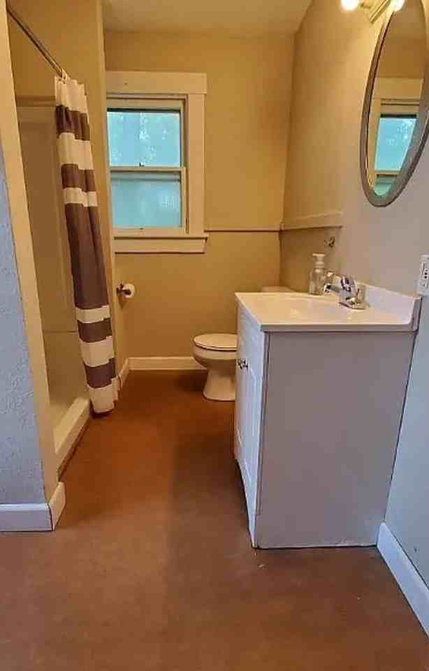 512 N 9th St - Photo 4 of 7