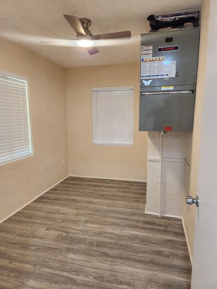 3008 36th Ave W - Photo 6 of 9