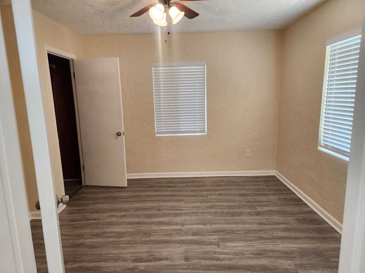 3008 36th Ave W - Photo 7 of 9