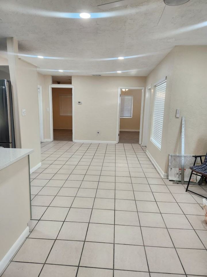 3008 36th Ave W - Photo 4 of 10