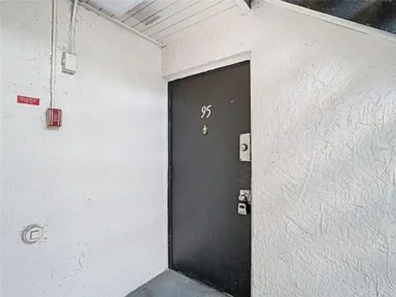 2549 N Alafaya Trl - Photo 2 of 17