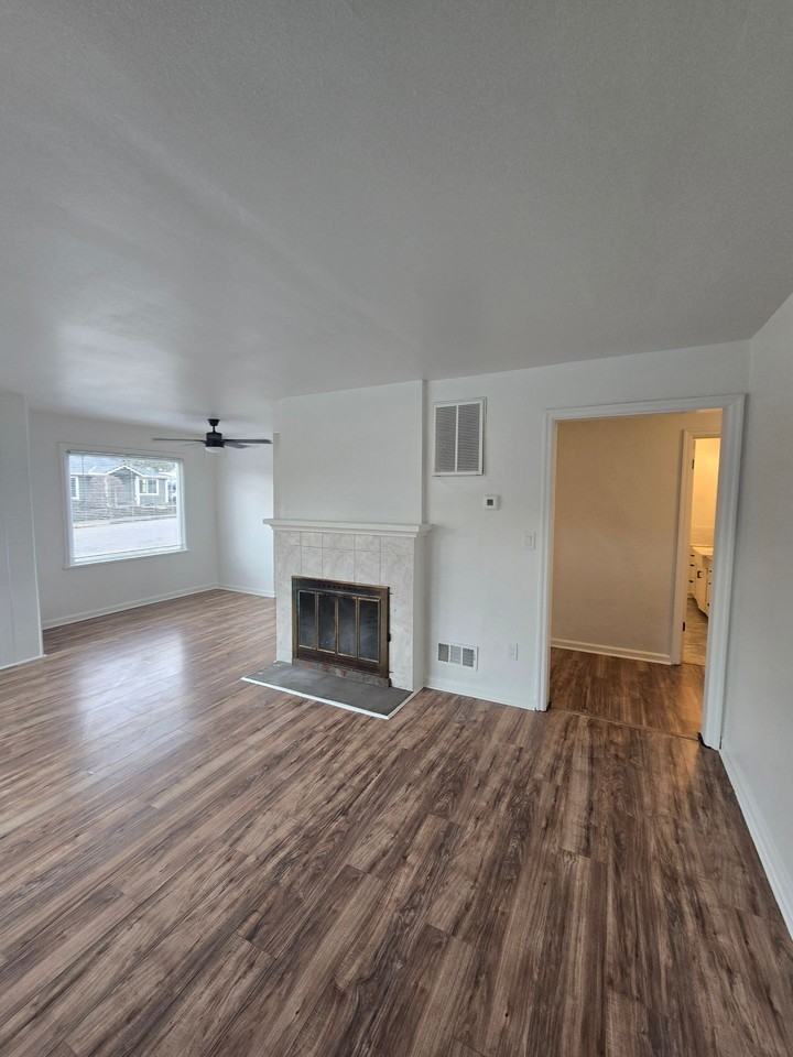 3955 Liberty Rd S - Photo 6 of 30