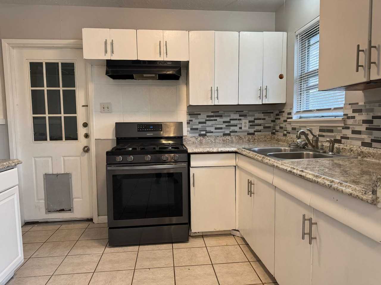 245 Northview Dr - Photo 6 of 18