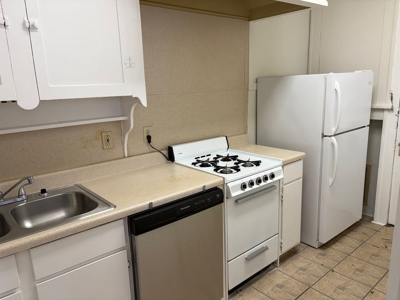 Ratcliff St - Photo 4 of 9