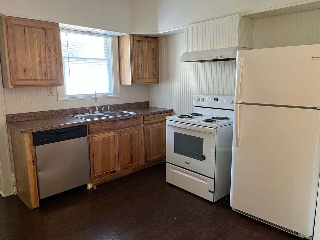 3418 Beverly Pl - Photo 4 of 8