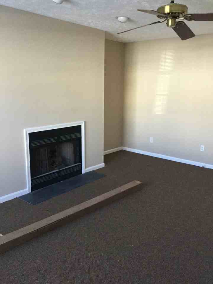 1602 Skiffes Creek Cir - Photo 2 of 7