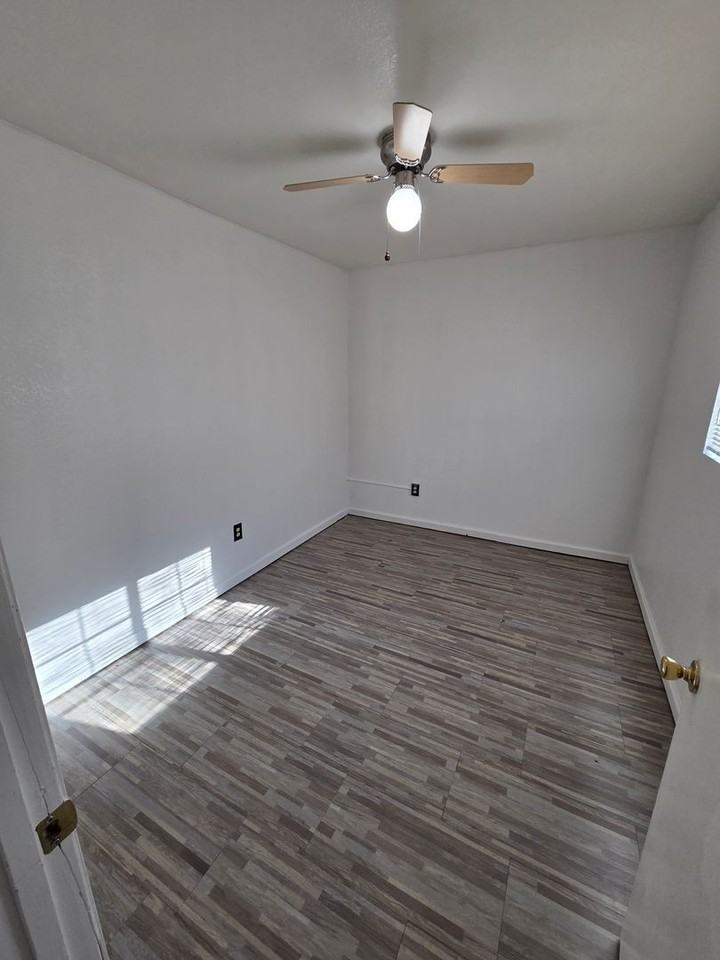 1460 Linden Way - Photo 6 of 15