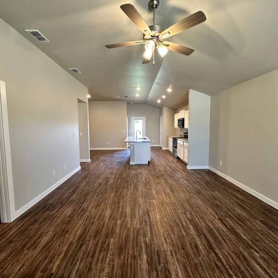 2059 Kenwood Ave - Photo 3 of 27
