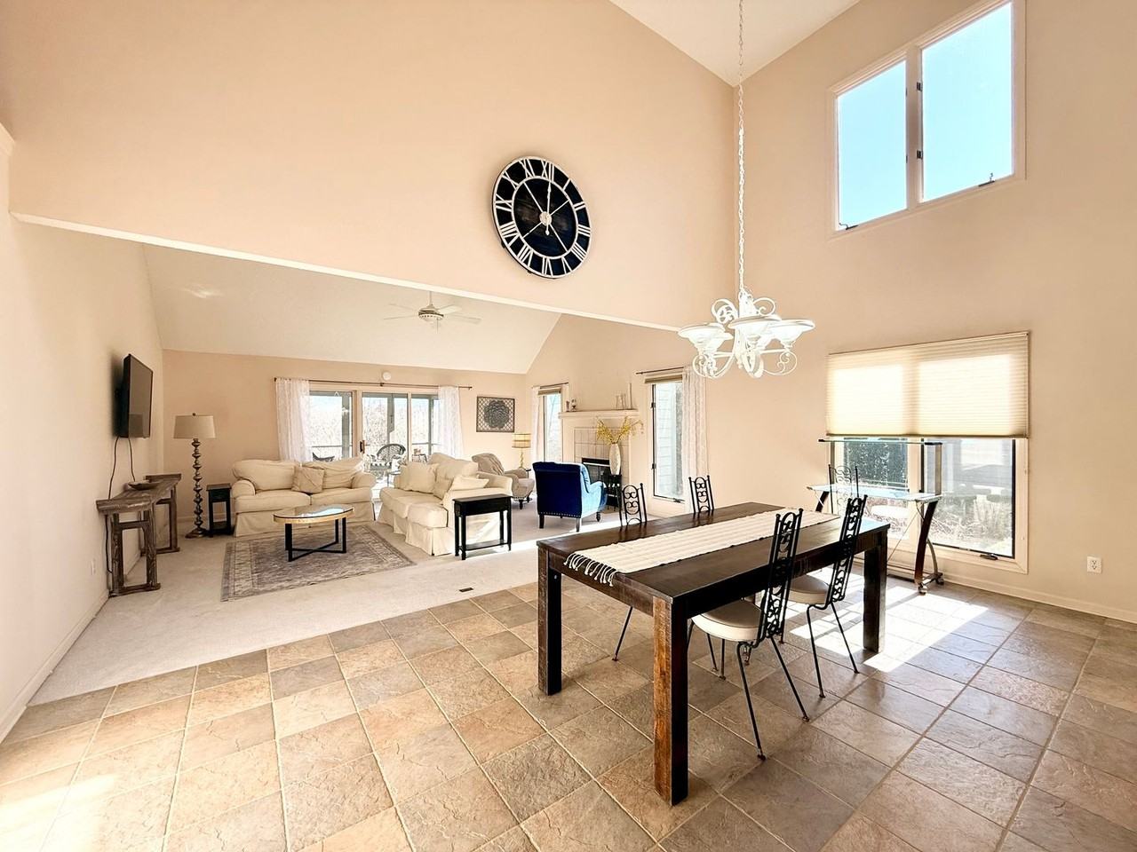 104 Highview Ln - Photo 4 of 24