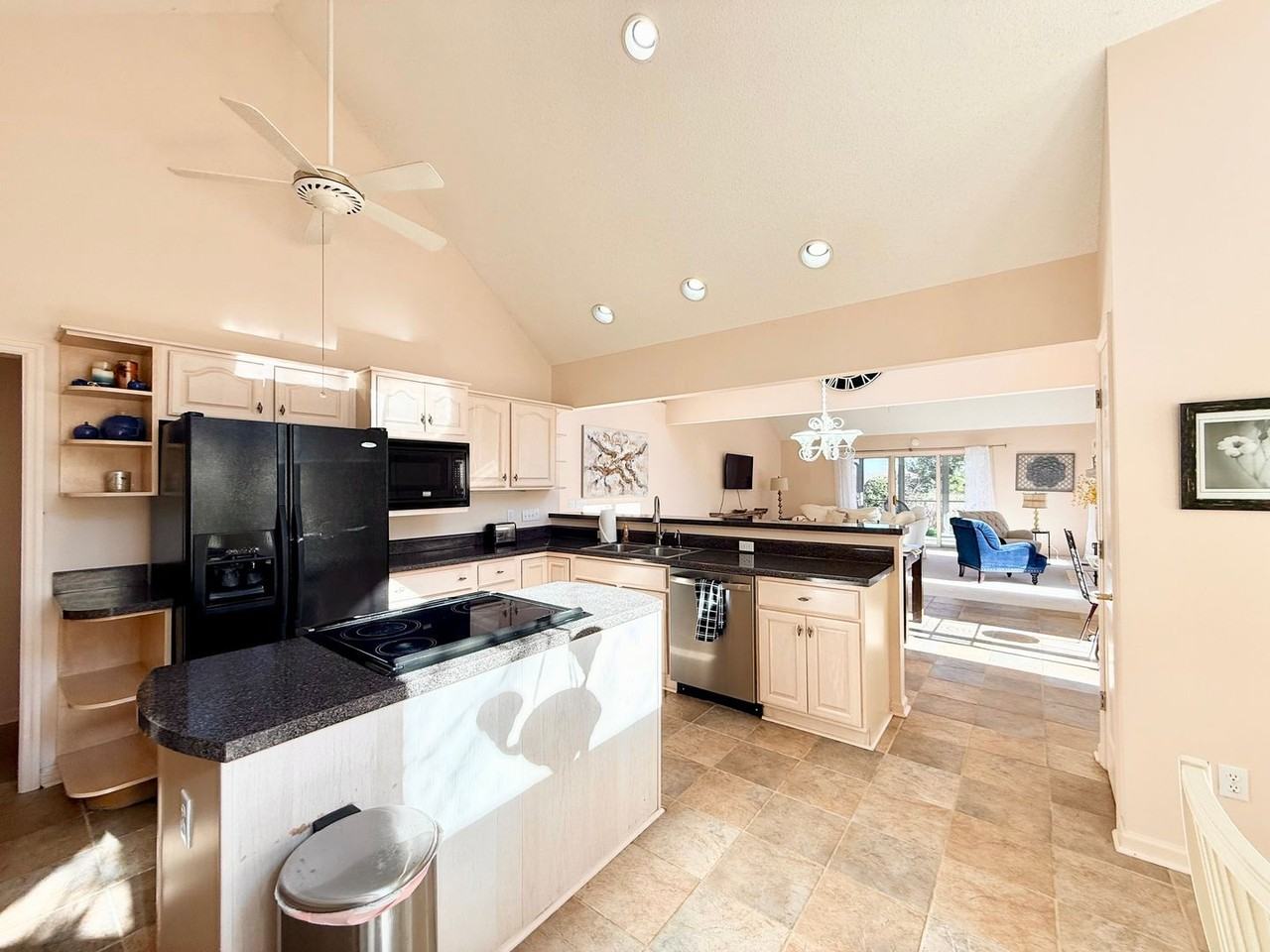 104 Highview Ln - Photo 5 of 24