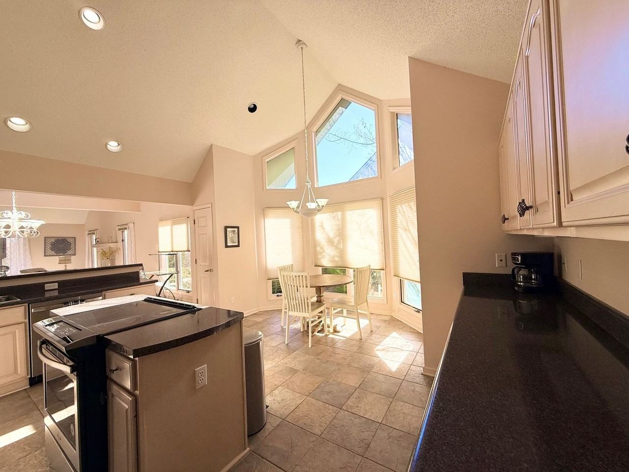 104 Highview Ln - Photo 6 of 24