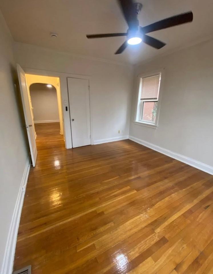 Forsyth Apartment - Photo 5 of 17