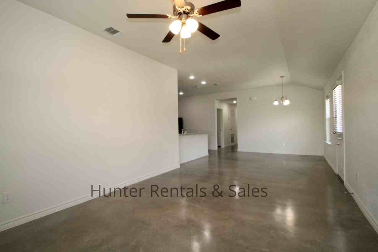 6109B Amelia Earhart Blvd - Photo 6 of 29