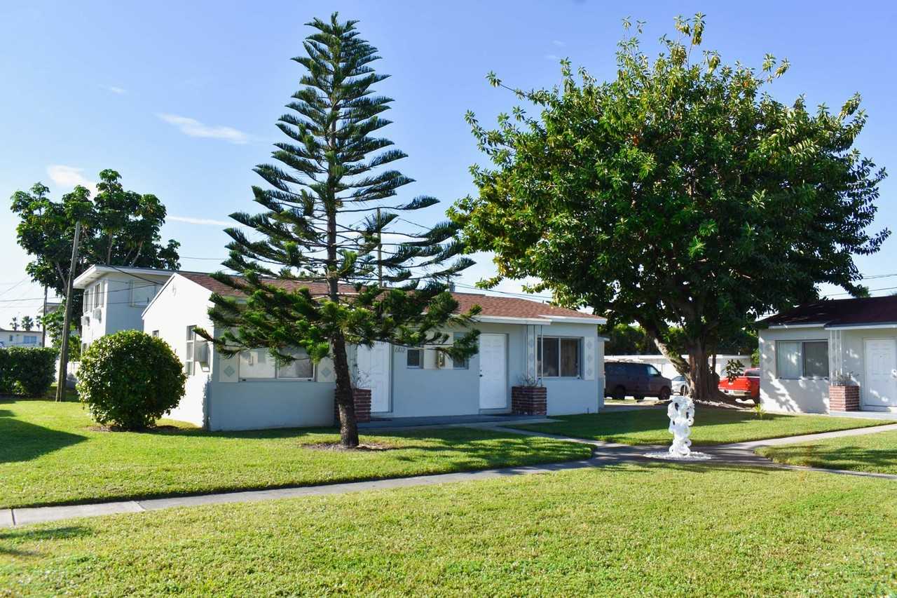 Spring Gardens Apartments - Photo 2 of 16