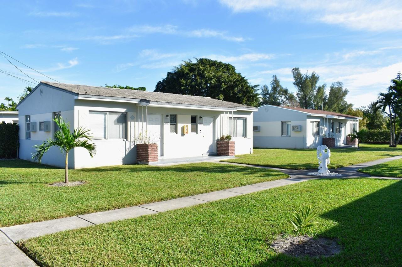 Spring Gardens Apartments - Photo 3 of 16