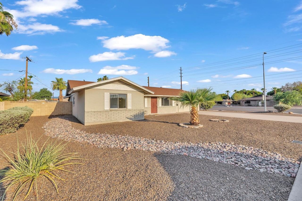 3306 S Mcallister Ave - Photo 3 of 46