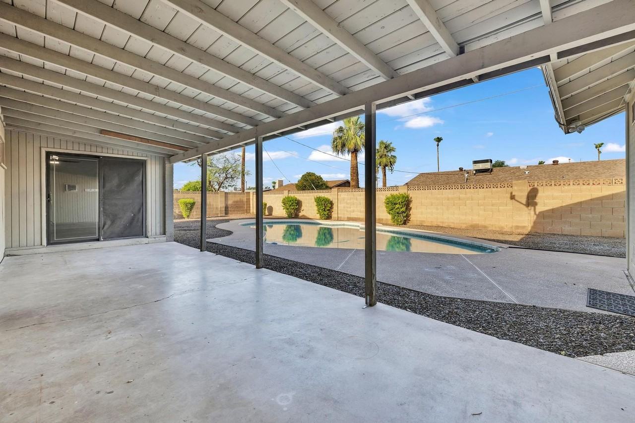 3306 S Mcallister Ave - Photo 5 of 46