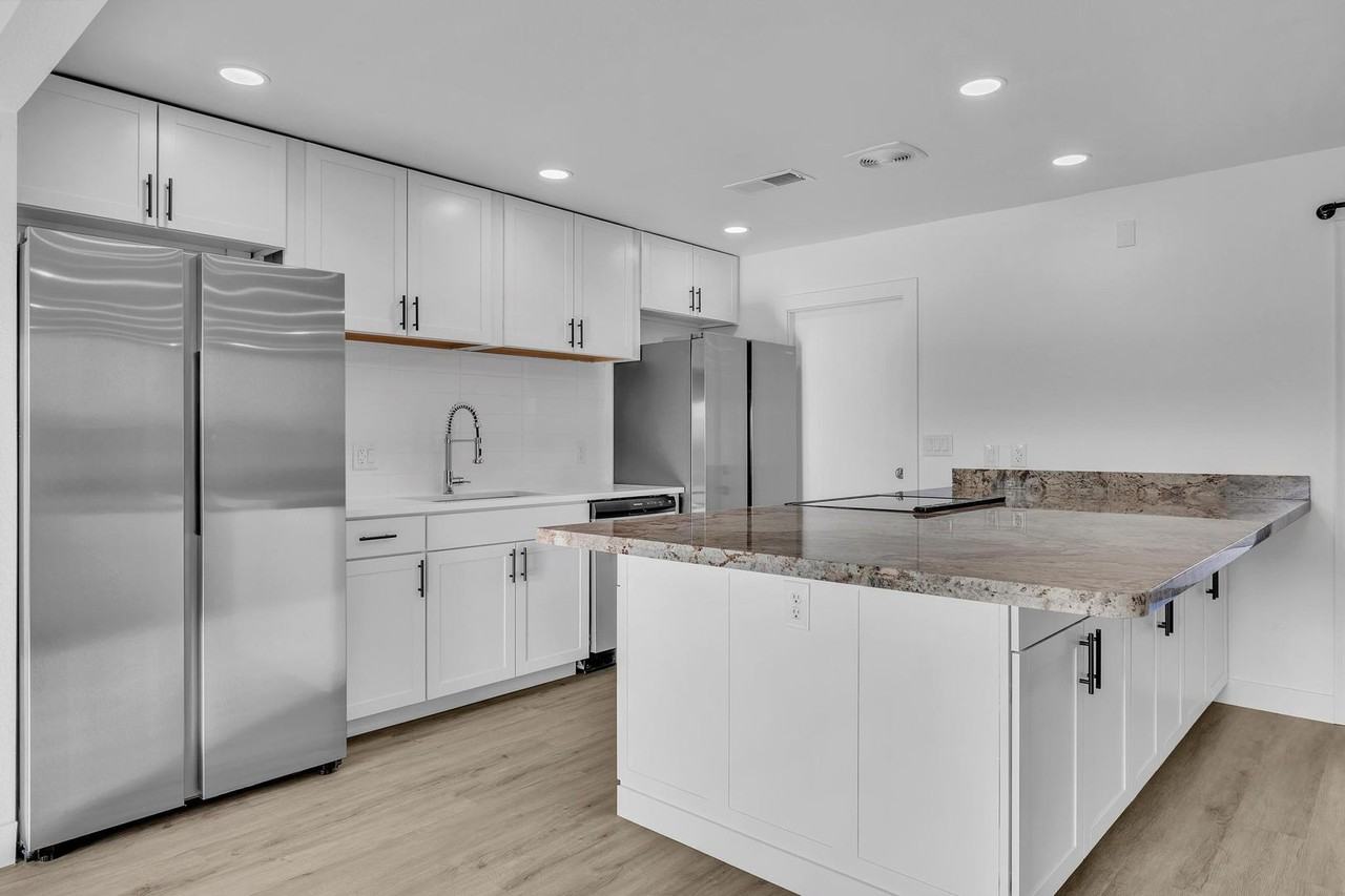 3306 S Mcallister Ave - Photo 7 of 46