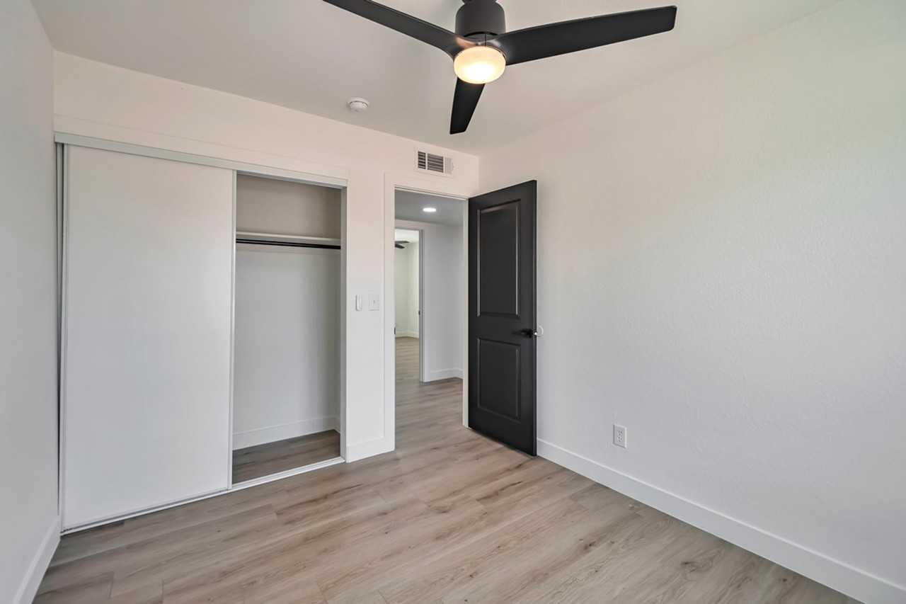 906 W Colgate Dr - Photo 7 of 16