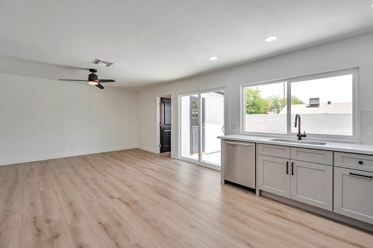 906 W Colgate Dr - Photo 6 of 16