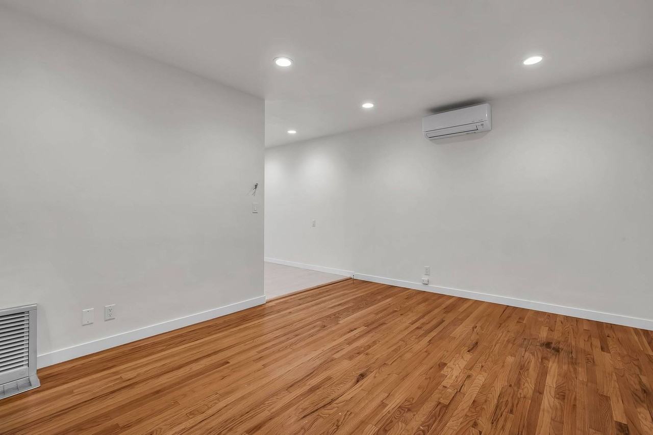 2826 Avenel St #03 - Photo 5 of 9