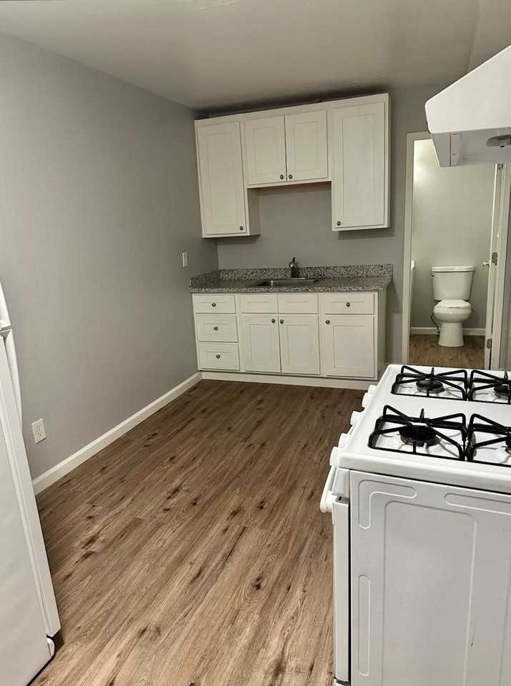 375&385&395 S 4th Street - 395-06 #395-06 - Photo 4 of 4